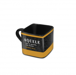 CANECA QUADRADA PRETA AQUELE QUE TE GUARDA